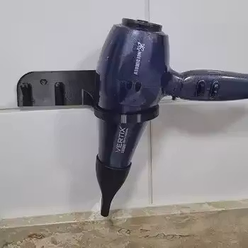 Suporte Secador de Cabelo de Parede, Porta Secador para Banheiro com Ganchos para Fio e Chapinha, Organizador em Plástico ABS, Arco 75 mm, com Buchas e Parafusos Inclusos (Preto)
